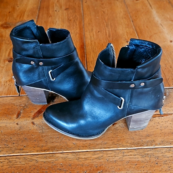 The Wishbone Collective Shoes - THE WISHBONE COLLECTION BOOTIES 8.5 M